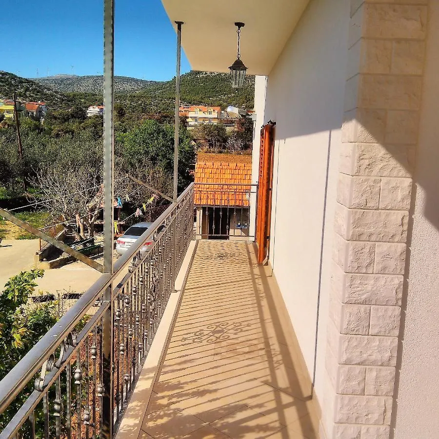 Apartments Blaz Seget Vranjica